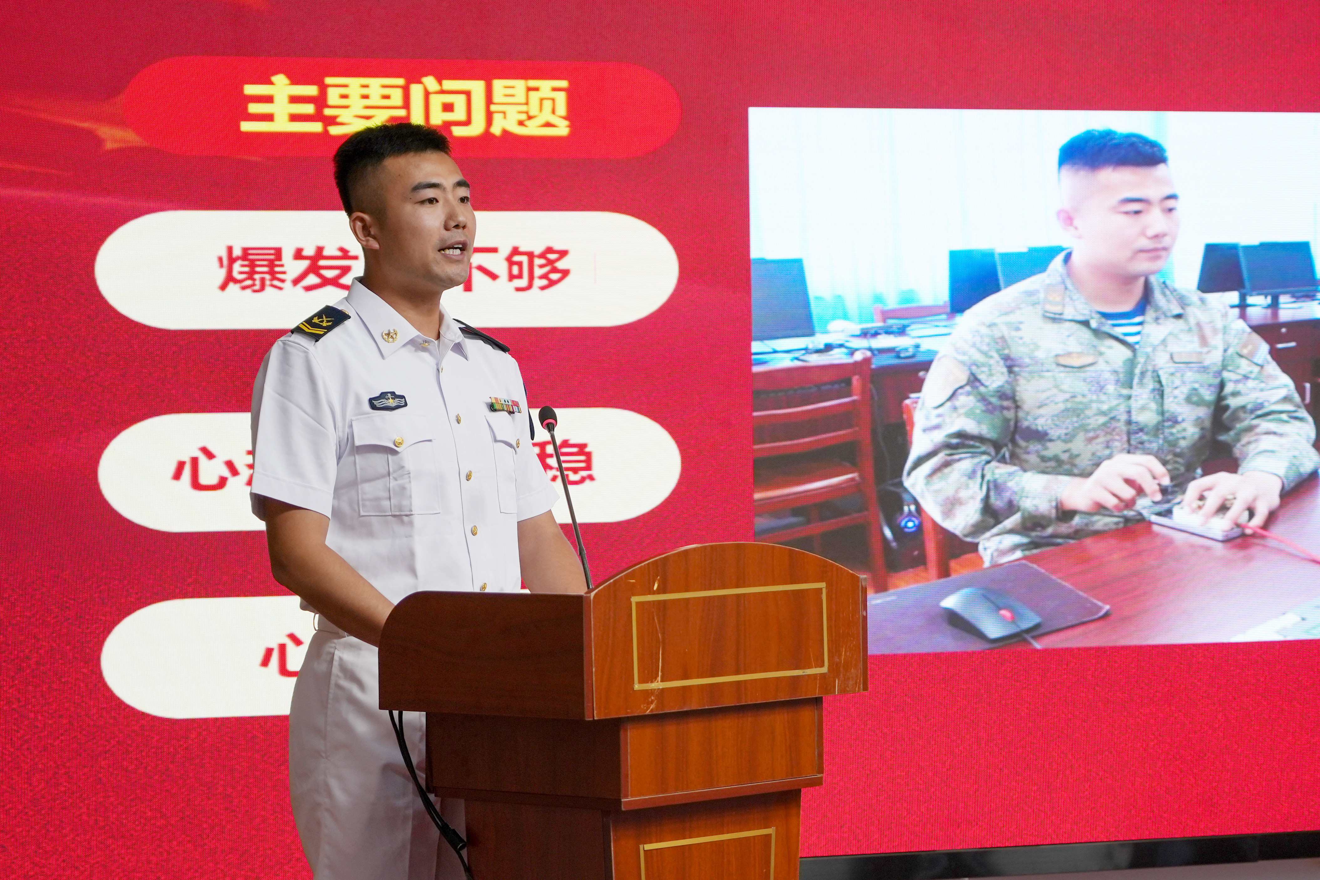 中国人民解放军建军第97周年来临之际,海军驻青某部开展重温军人誓词