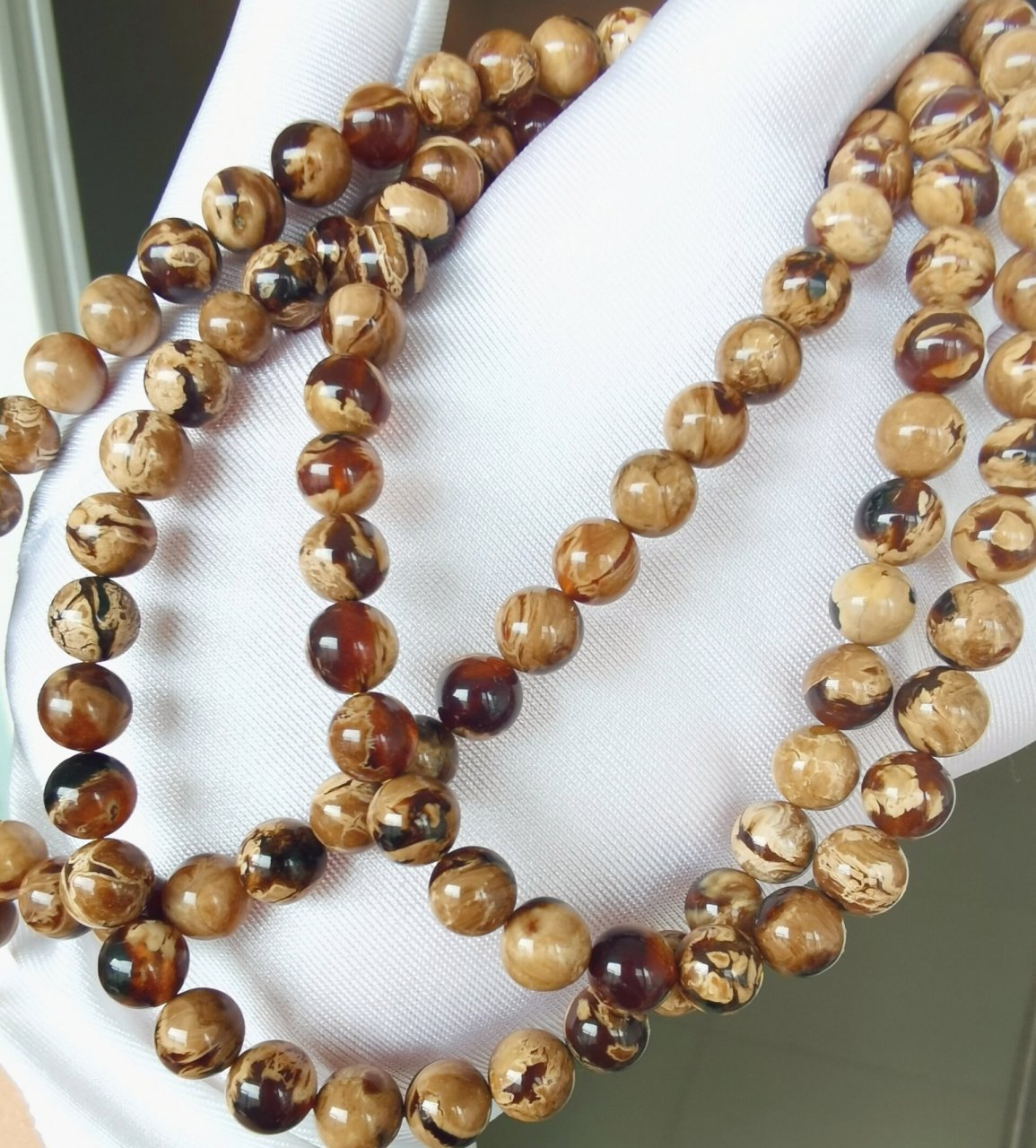 天然缅甸溶洞蜜根珀佛珠! 尺寸7.5mm108颗,重30.