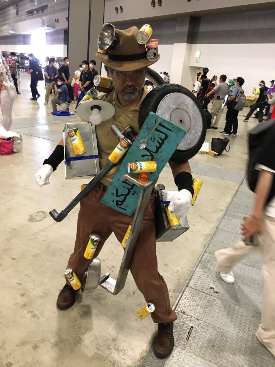 c100现场的奇妙cos之 "被玛莱雅附加了磁力的乔瑟夫·乔斯达".