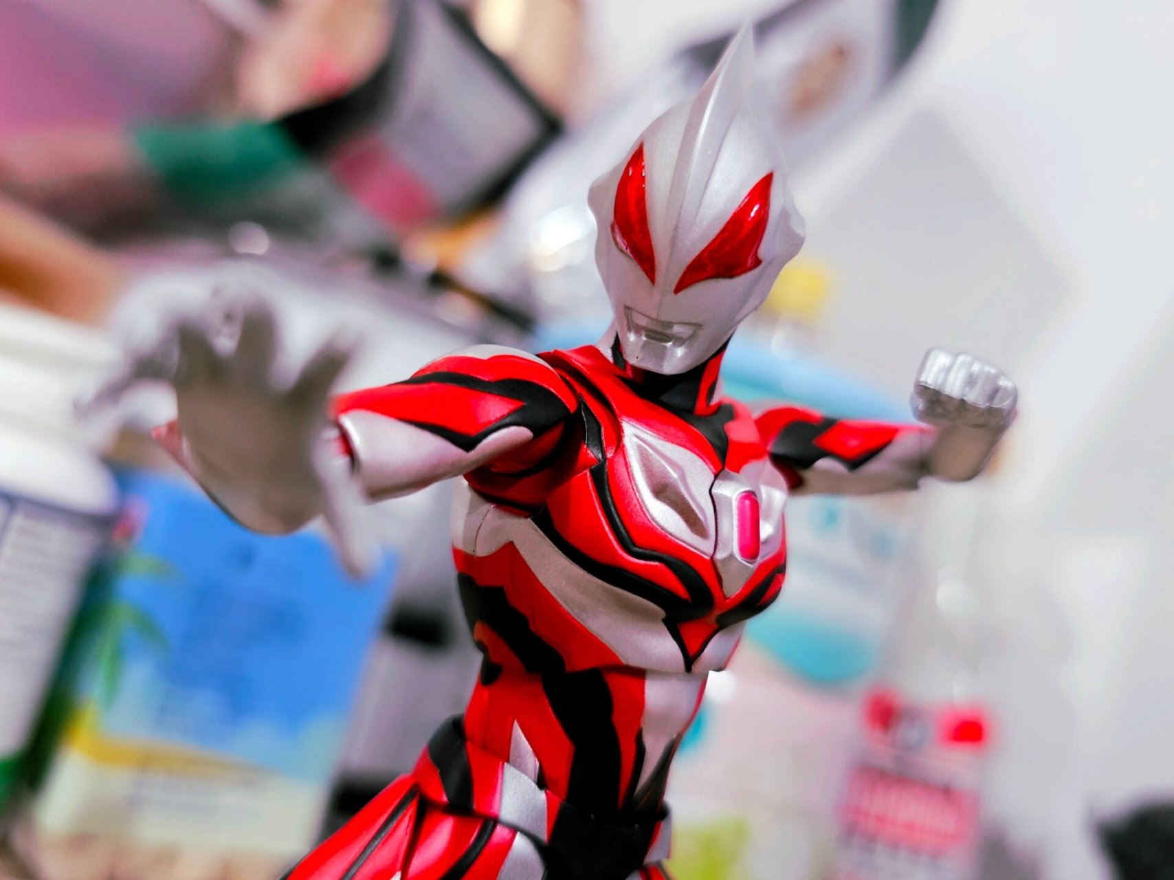 shf 捷德奥特曼 红眼暴走版 前阵子再版的好像是没有红眼只有光线手的