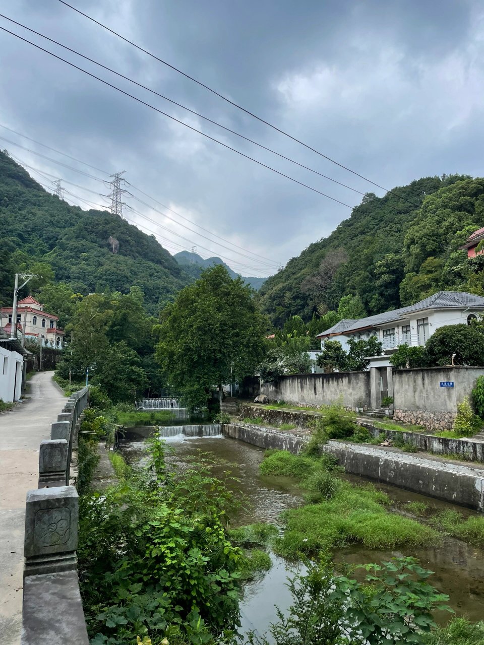 温州|岷岗的夏天90溪水潺潺 91岷岗,位于温州瓯海区潘桥街道的