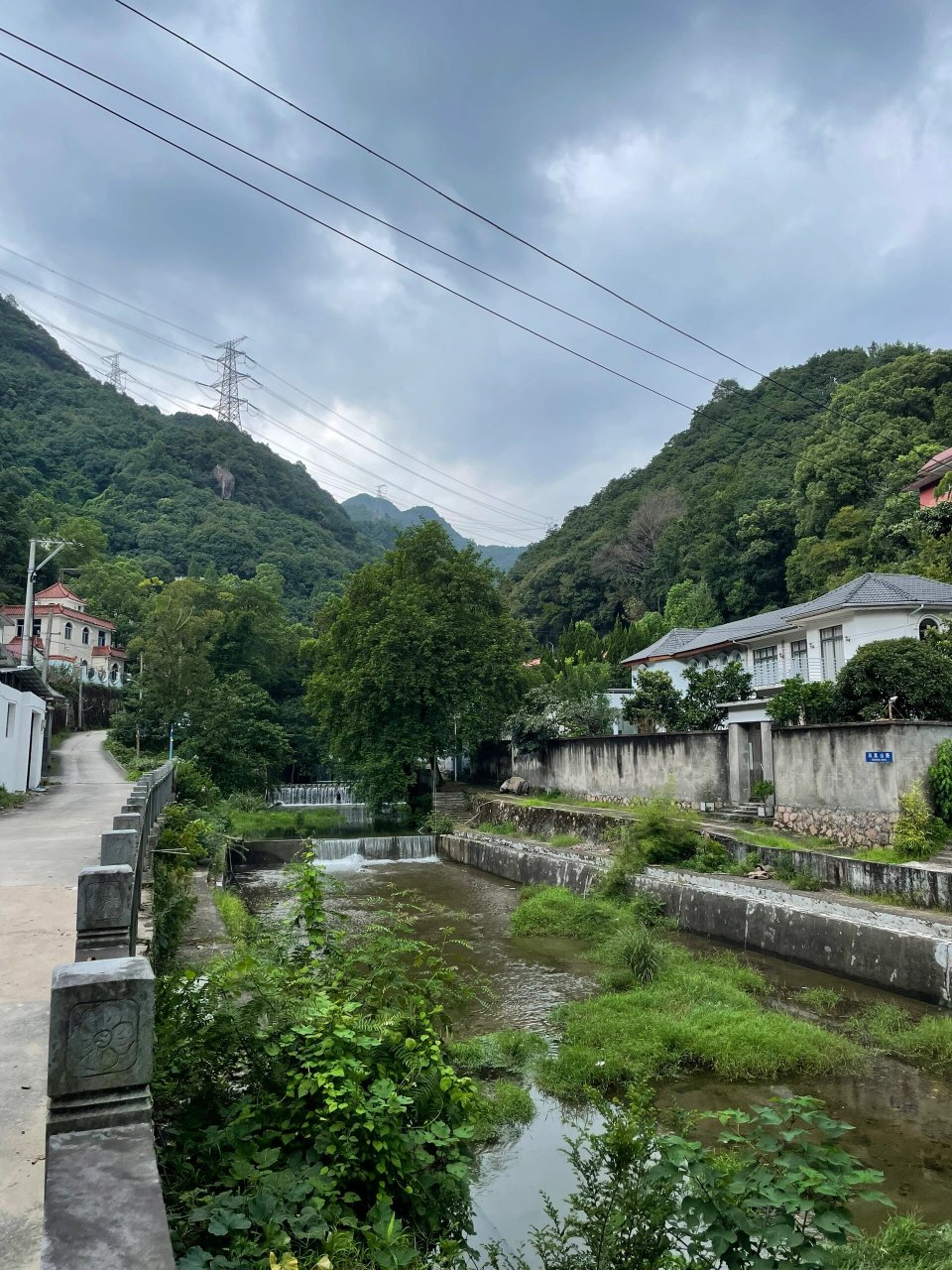 溫州|岷崗的夏天90溪水潺潺 91岷崗,位於溫州甌海區潘橋街道的