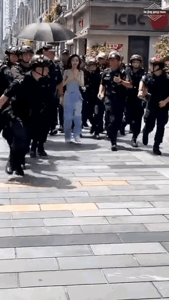 国人的价值观扭曲到这种程度,很危险呀,如果再不抓紧治理,我们的国家