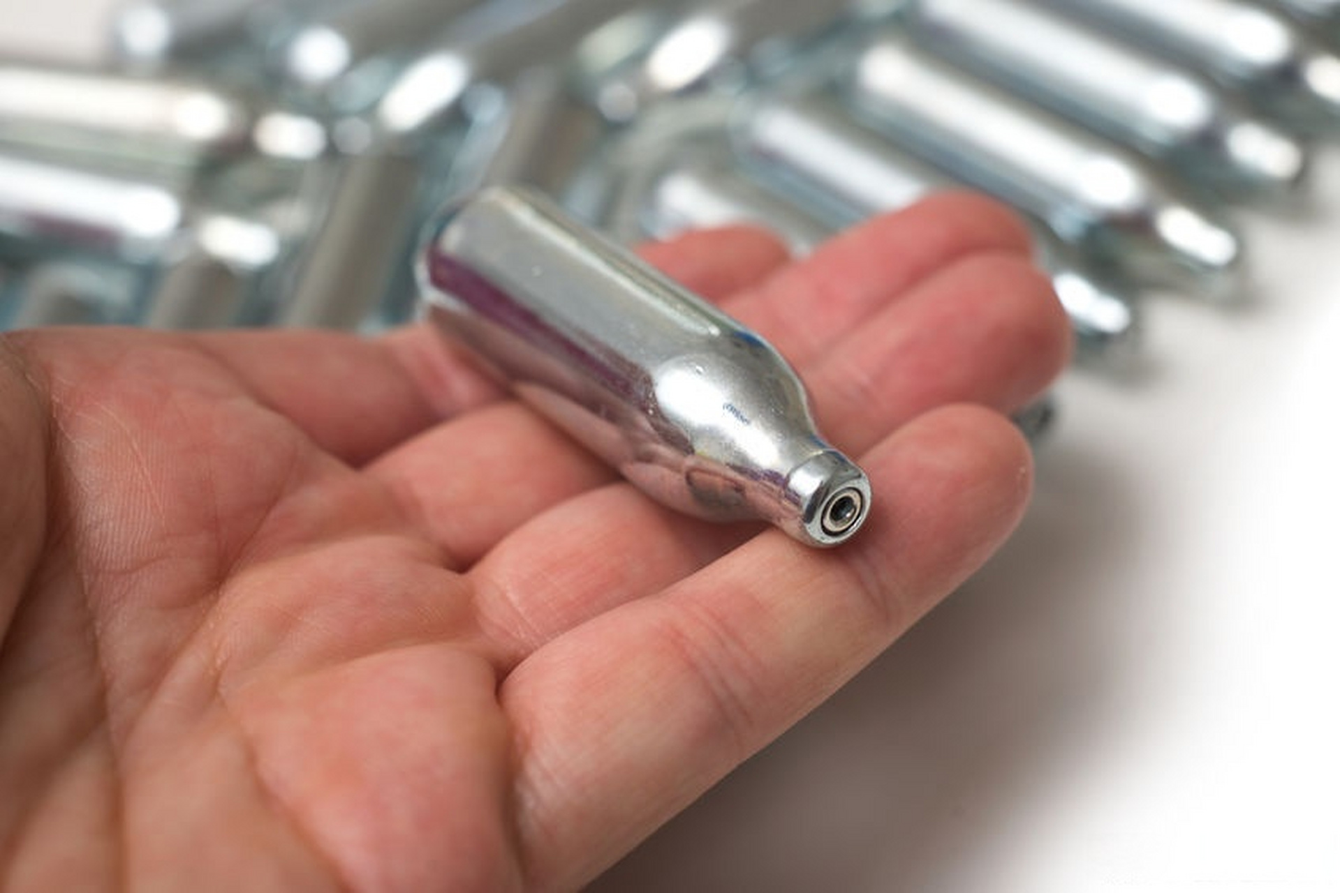 是一氧化二氮,又称氧化亚氮