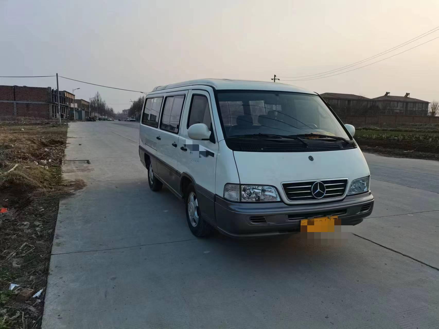 12年7月汇众奔驰mb100,15座,汽油车,车况精品,费用遥远,全车原版,高配