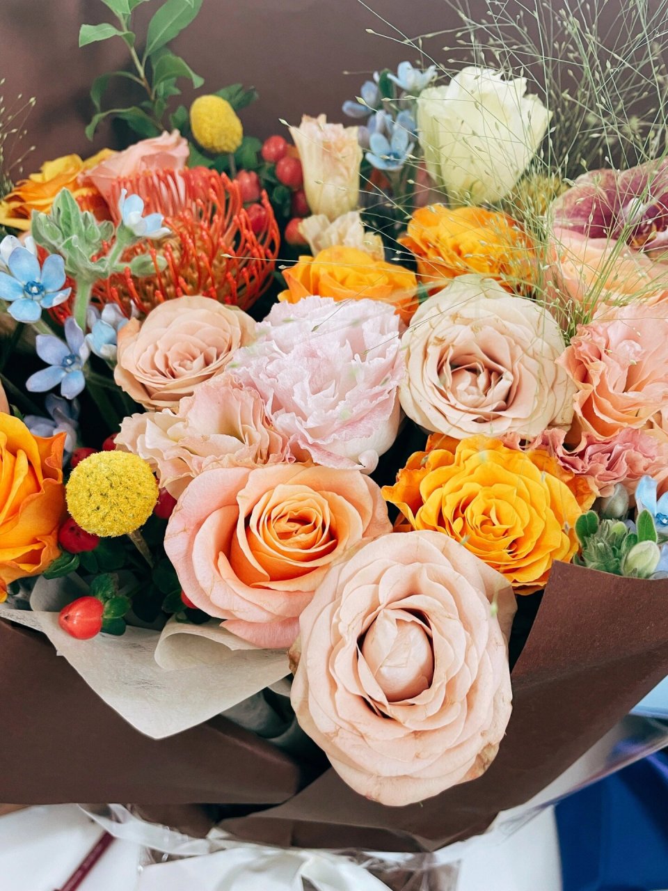 一束花带来办公室里的好心情 大促打工人的心情需要点亮