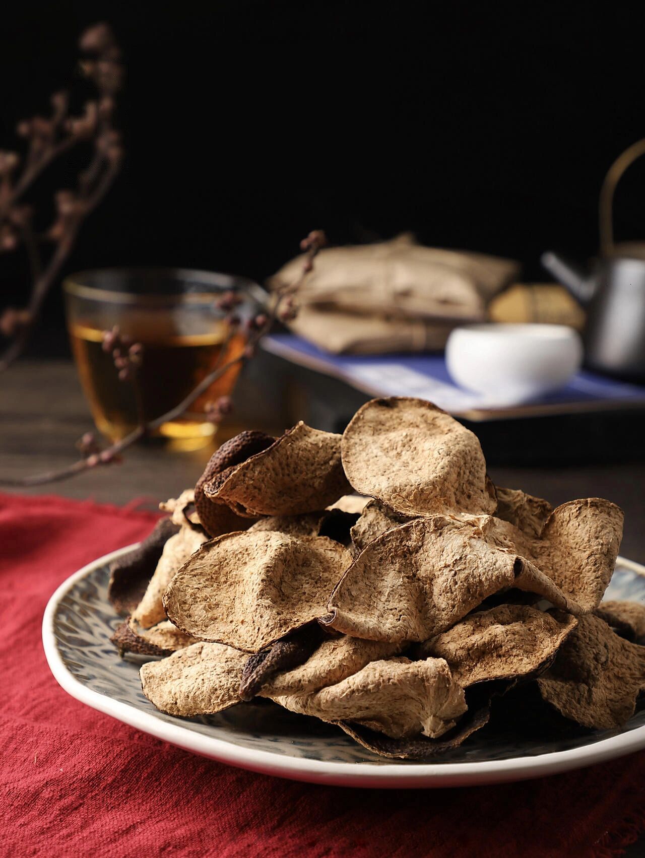 新会陈皮标准的煮泡方法 新会陈皮中带有大量的挥发油,具备着十分非常