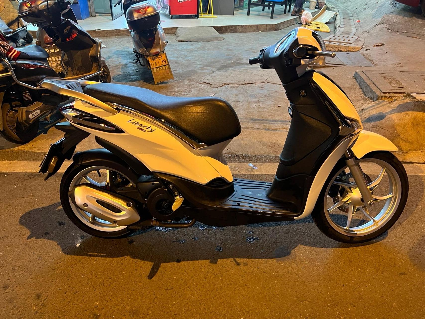 比亚乔liberty155(流鼻涕)比亚乔150踏板 产地越南,正规大贸进口车