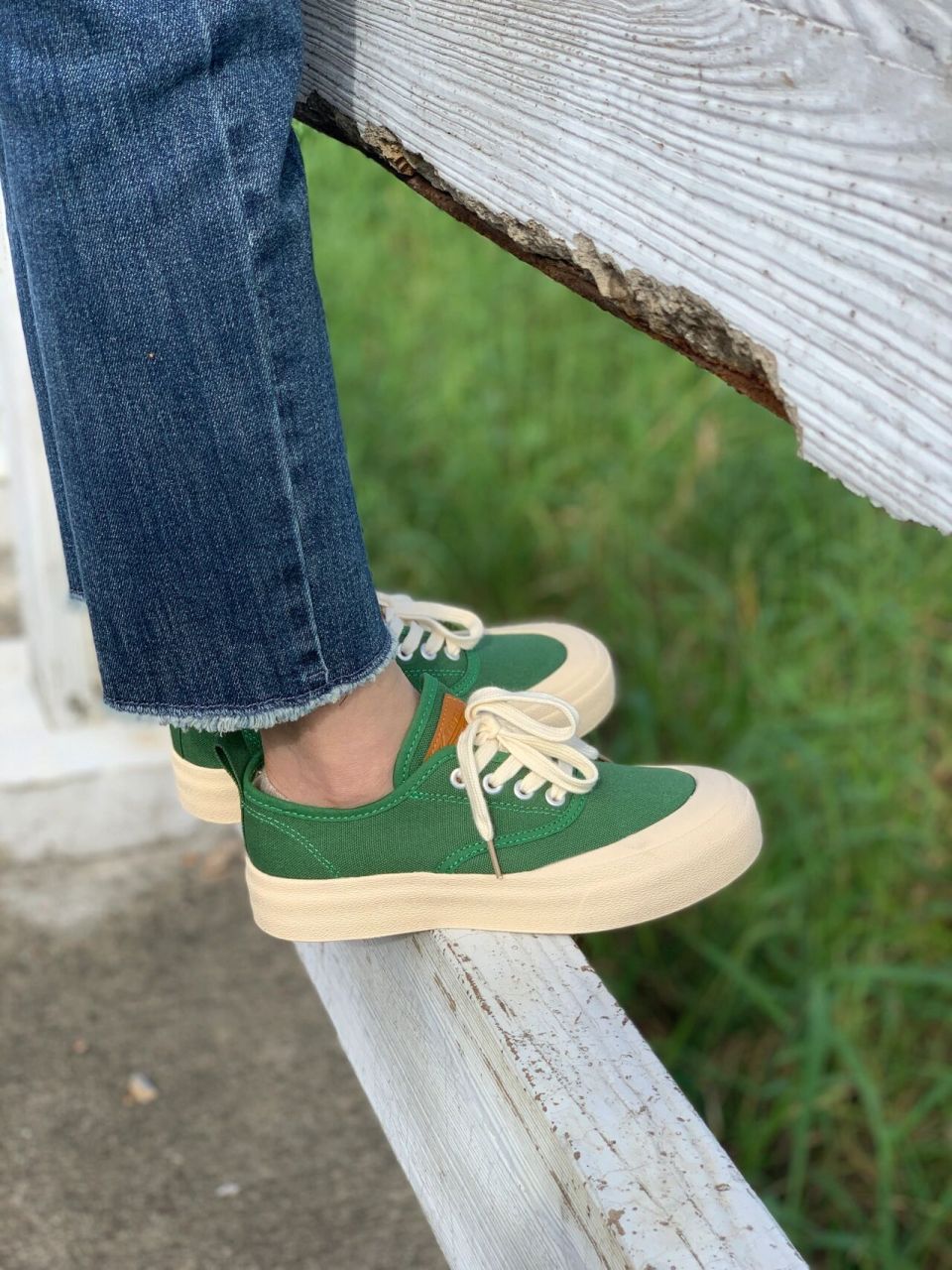 98绿色搭配好了原来这么好看 下午好呀,宝贝们,有小姐妹要买帆布鞋