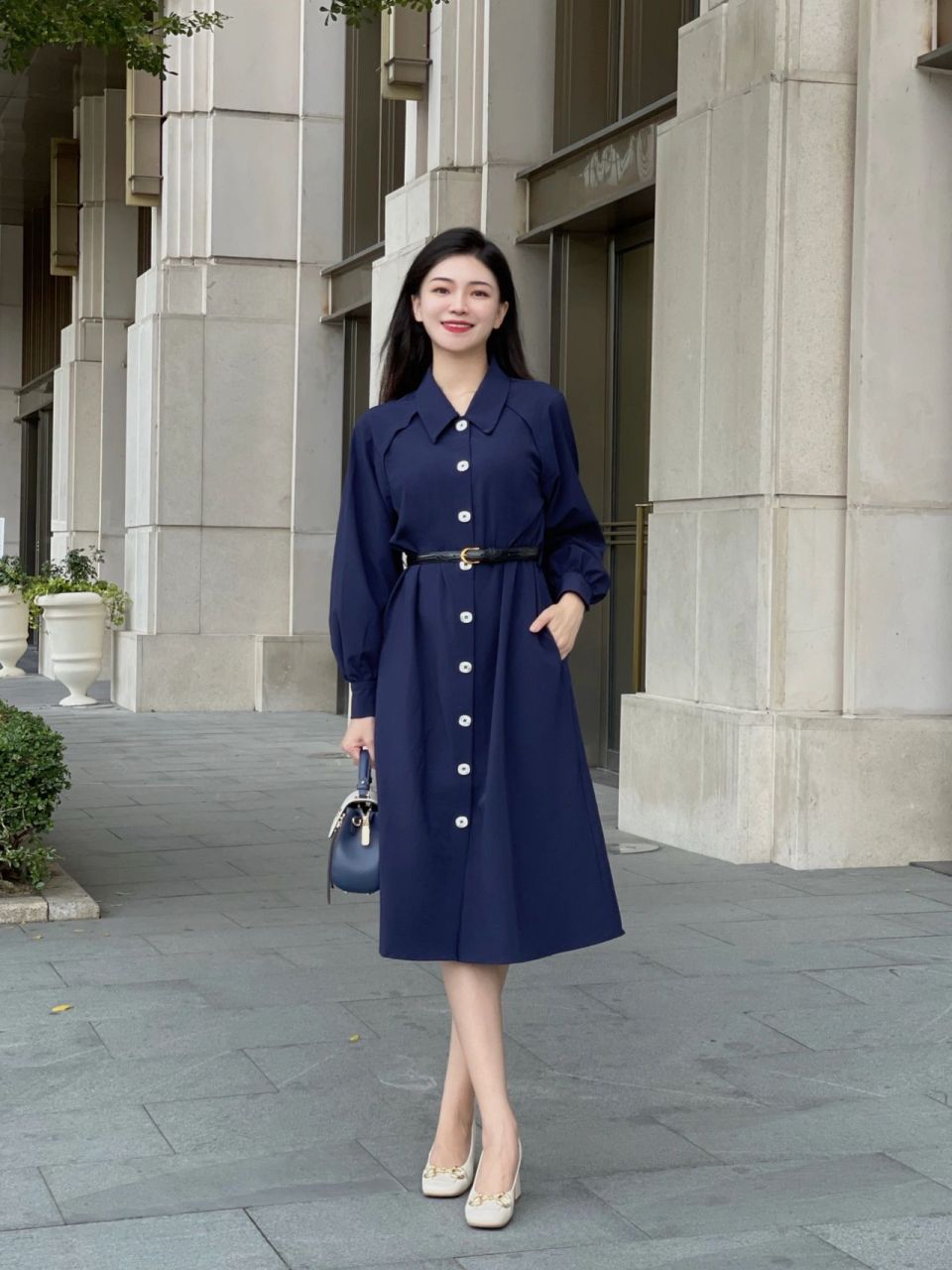 945g秋季穿搭|藏蓝色衬衫连衣裙显白又舒 转眼已入秋94,开始逐渐