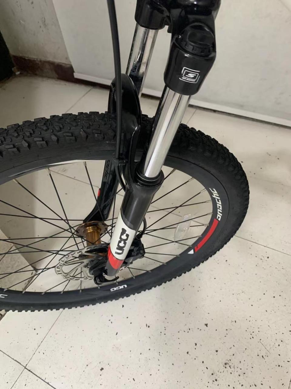 ucc阿帕奇2.0,24速油碟,17寸车架,26寸轮径,999