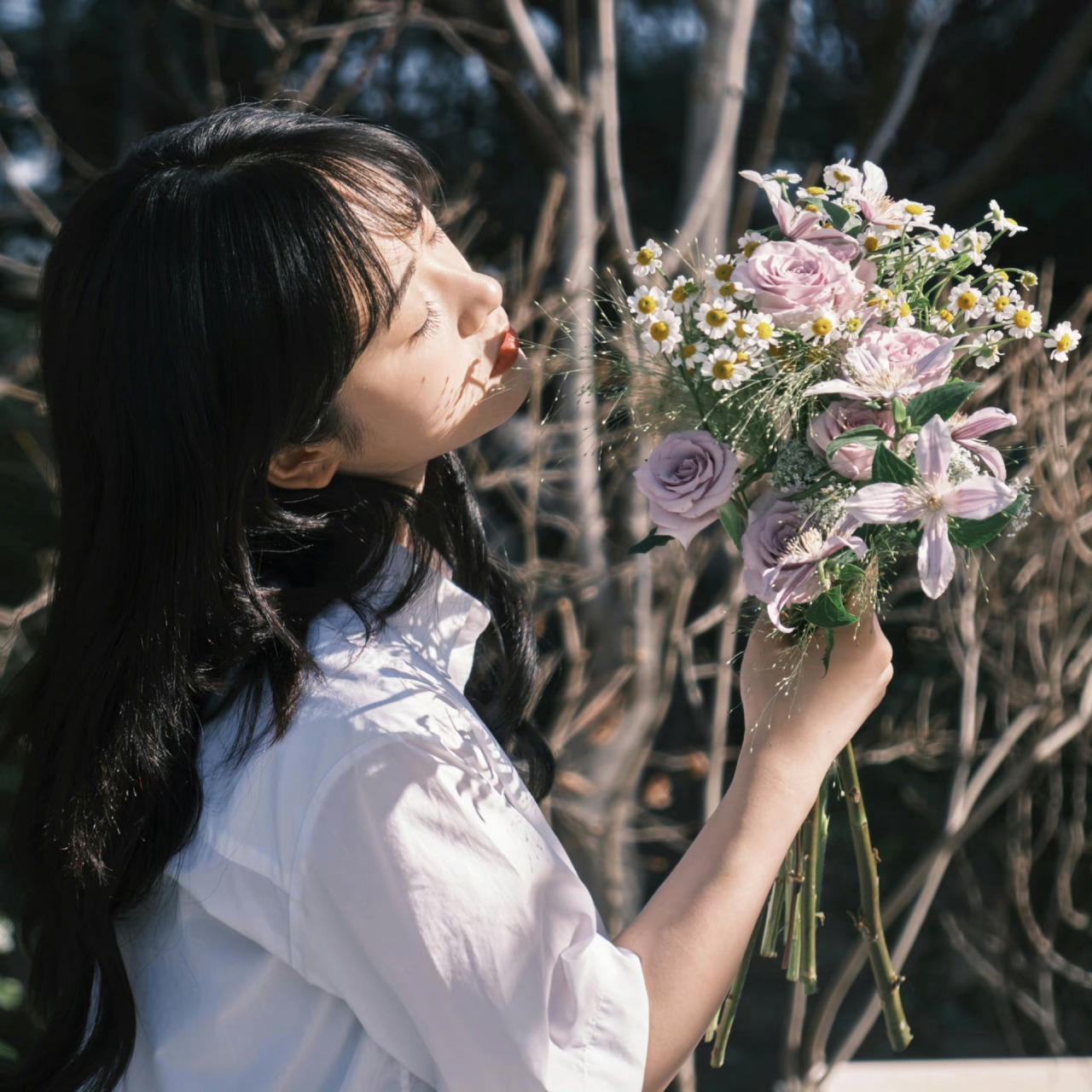 沈月捧花头像# 头像大户,每次看到沈月的照片感觉整个人心情都会焙妹