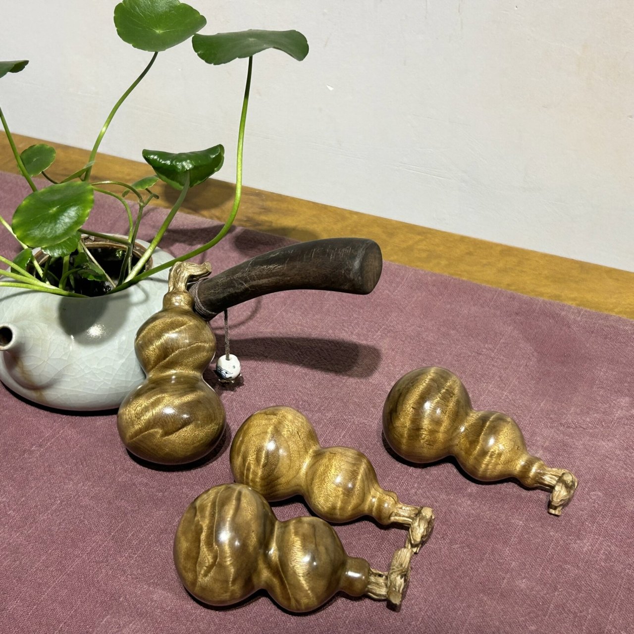 可爱的手把件小葫芦|金丝楠乌木制 金丝楠乌木帝王黄小葫芦 超级可爱