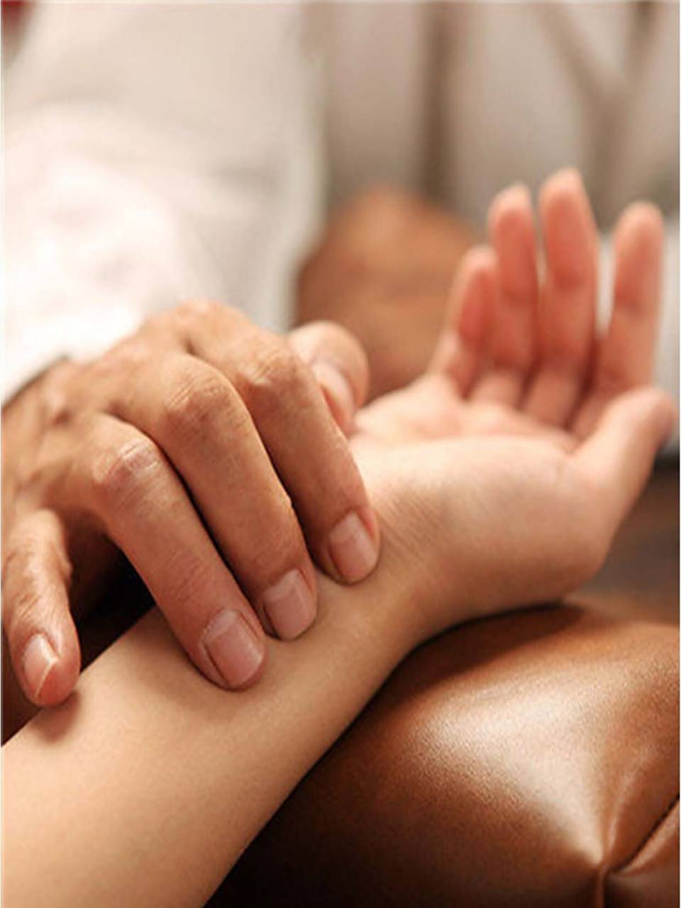 中医诊断怀孕的时候,也是通过望闻问切多方面结合成的.