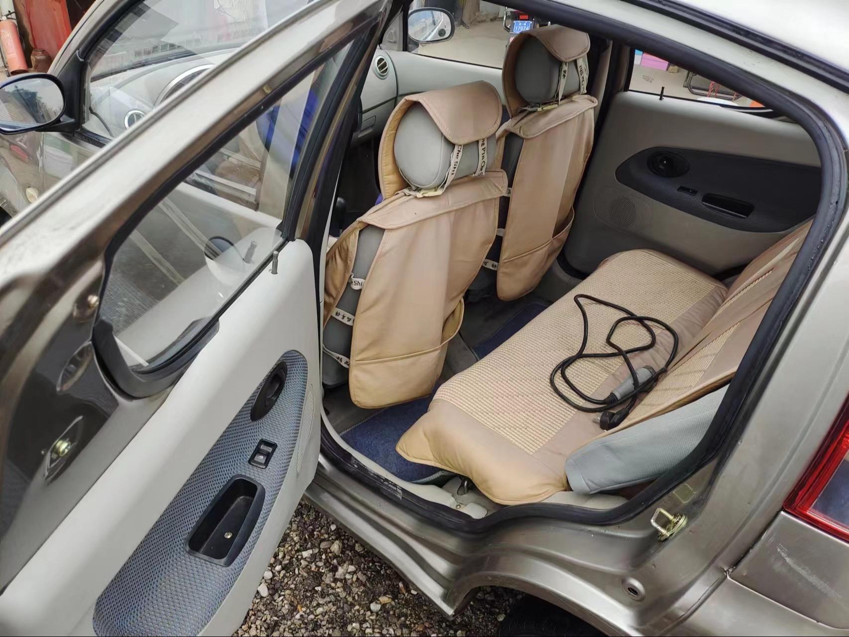 17年购入的御捷四轮电动车,一直在车库放着.