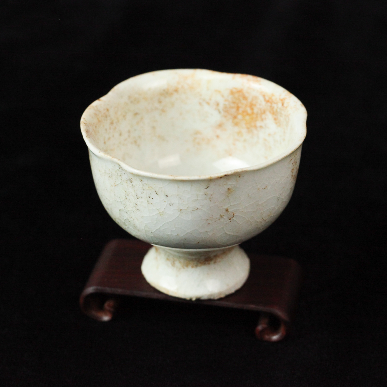 宋代|「青釉花口杯」,湖田窑 【特点】:器型典雅周正,弧腹花口,典型