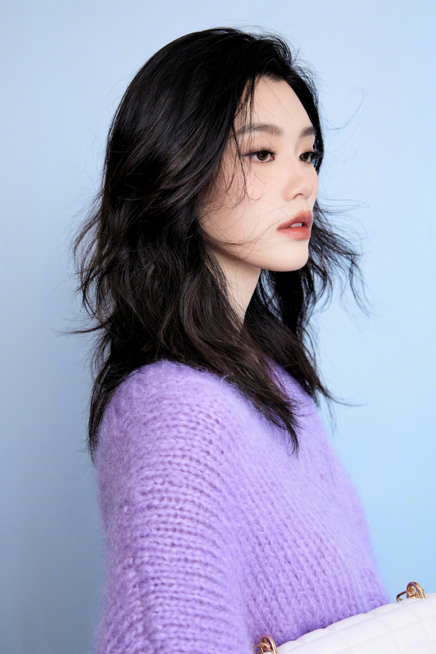 奚梦瑶冬日紫色甜美穿搭#盛夏光年# #微博影像年