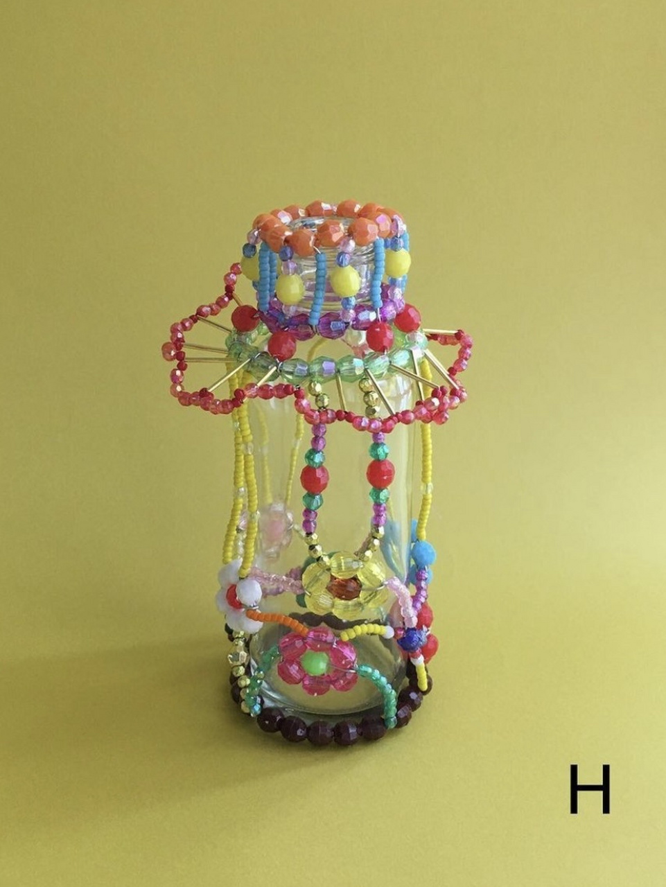 " 	 93来自日本的艺术家mi_chuu利用串珠工艺做了许多七彩且独一无