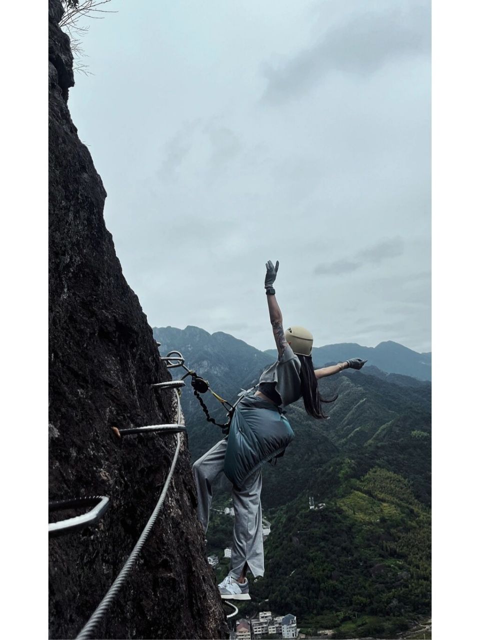 雁荡山飞拉达 b线 	 全长900m 	 用时2h30min