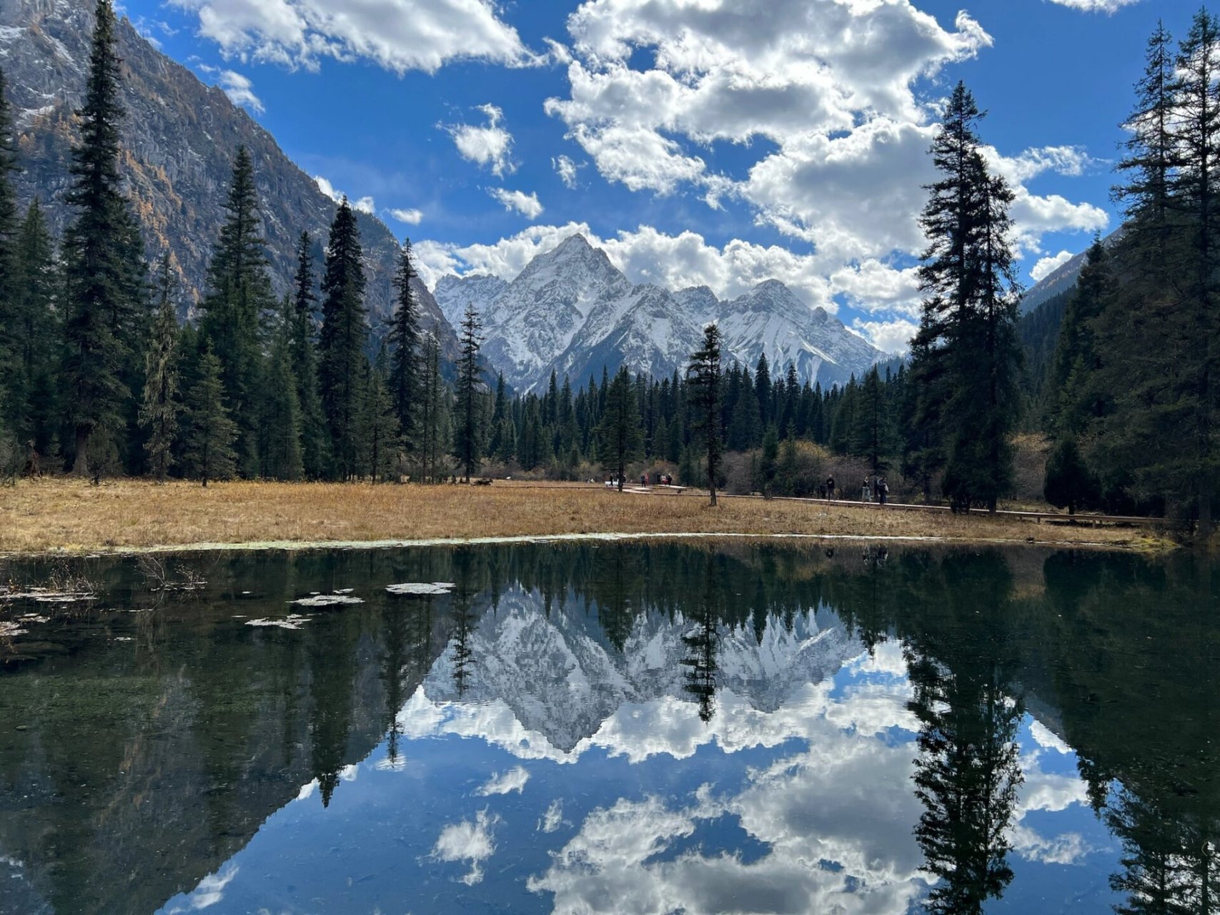 探秘白马王朗 王朗地处绵阳市平武县白马藏族乡,与九寨沟县相距60公里