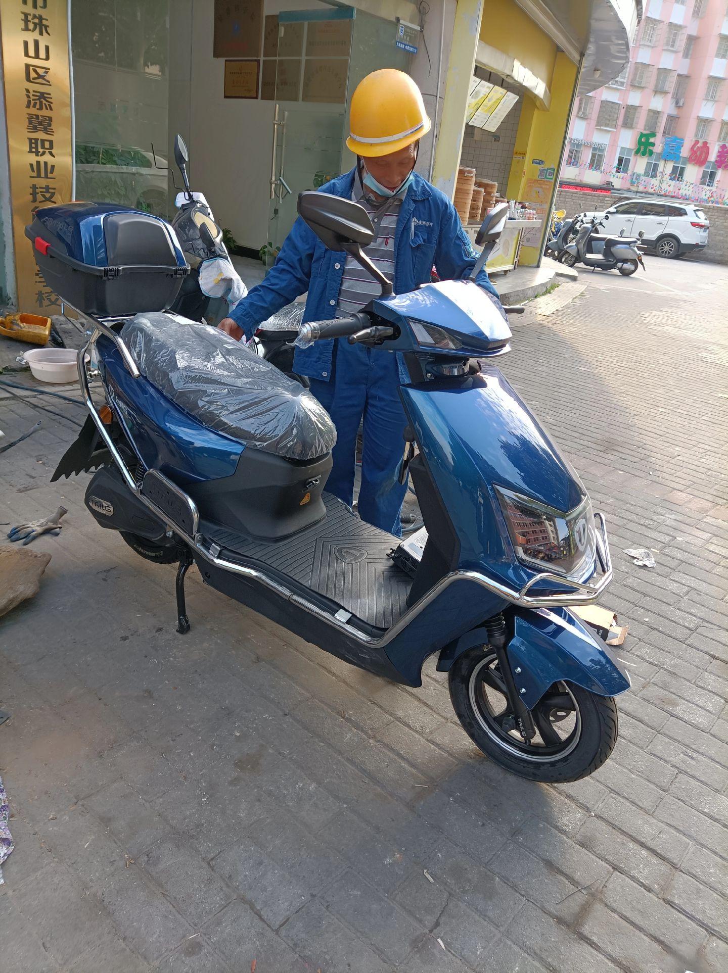 台铃凯鹰,六个大电池,1200瓦大功率电机,速度68码,男人的选择