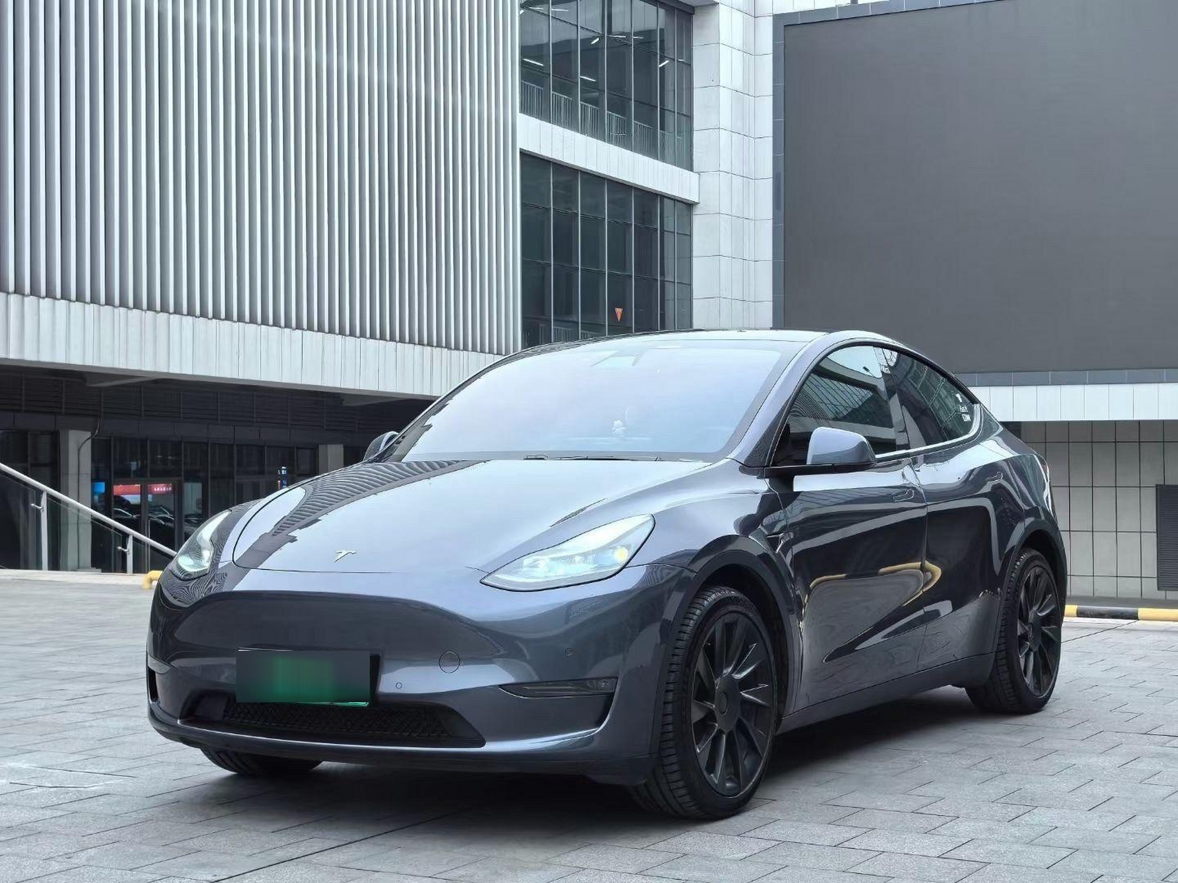 最新到店 特斯拉model y 双电机长续航  21年8月上牌 9万公里 全车