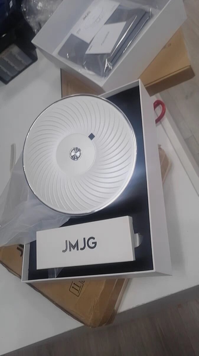 jmjg极米坚果z8投影仪高清智能家用小型便携投影机卧室客厅投墙家庭