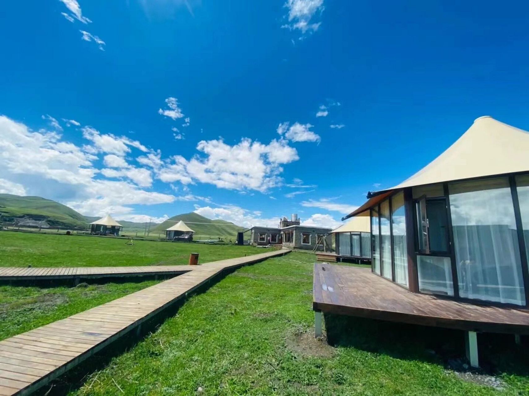 92康定民宿|躺着就能数星星99的全窗民宿 民宿第2记94 在塔公