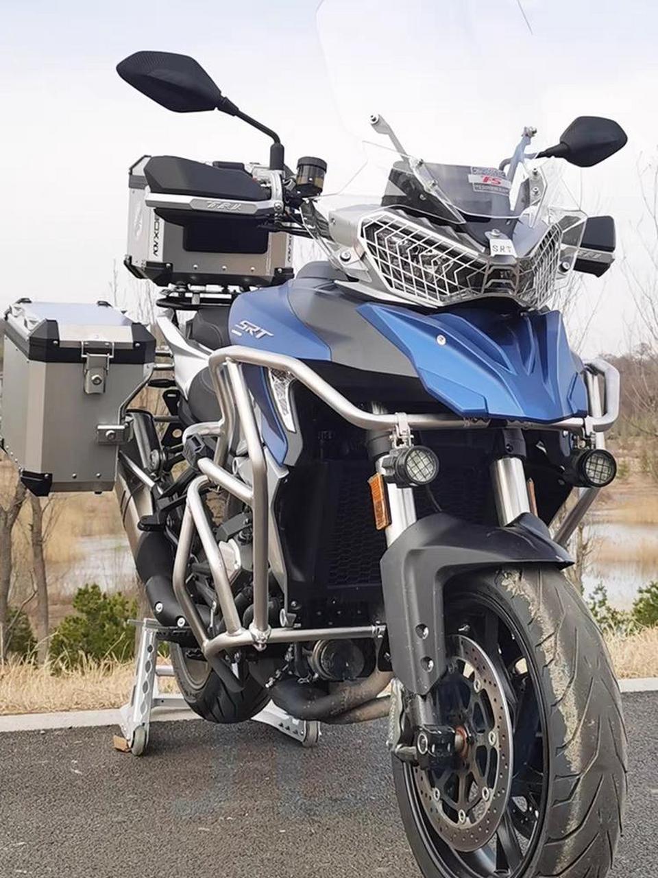 骁750adv三箱,护杠,大灯护网改装完毕非常完美骁750改装