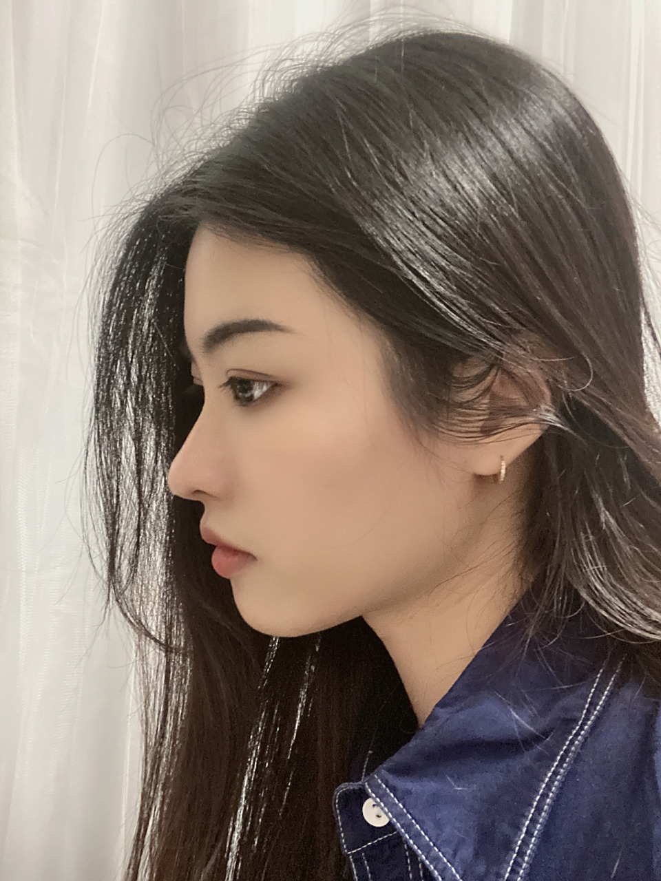 突然发现我侧脸也太宽了吧? 这是正常的?