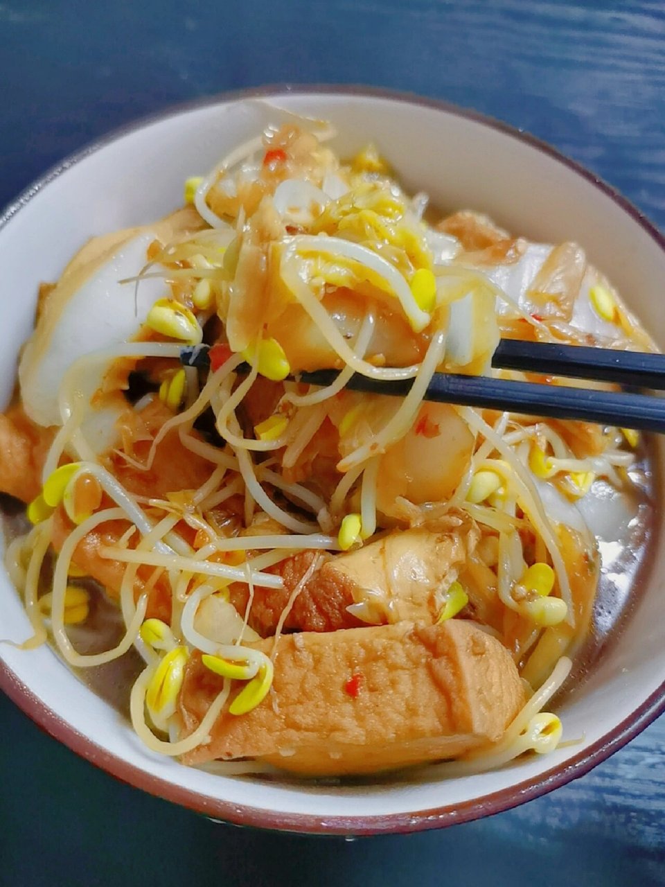 阳康后第一顿菜—白菜豆芽焖豆腐 阳了两个星期康复后的第一顿煮菜