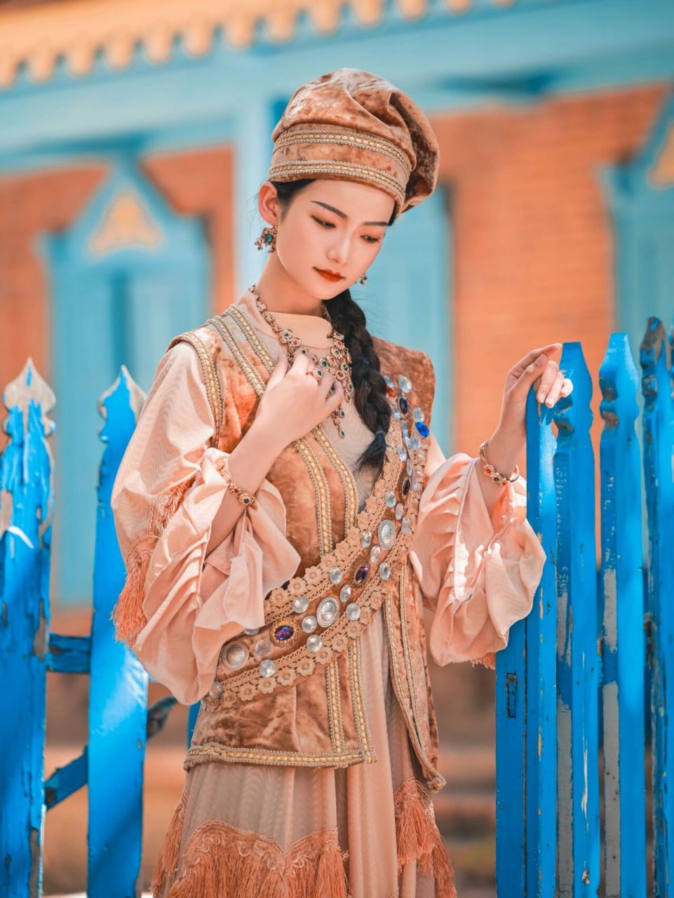 40塔塔尔族|伊宁县1805年塔塔尔传统服饰 96塔塔尔族简介: 塔塔尔族