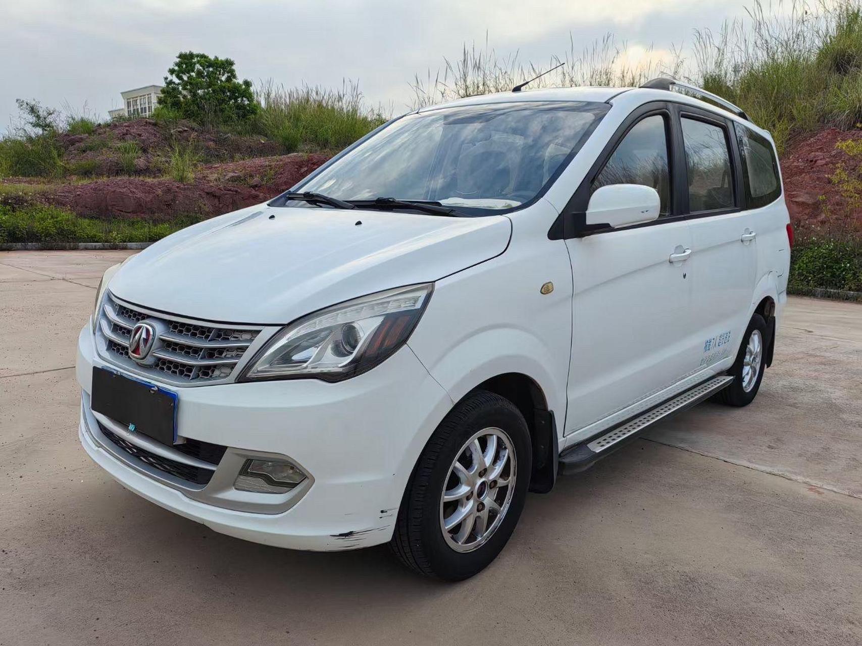 新到15年12月北汽威旺m20 1.5手动实用性7座商务车.