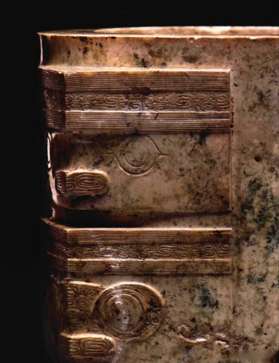 良渚文化神人兽面纹玉琮,与玛雅文化的羽蛇神同源