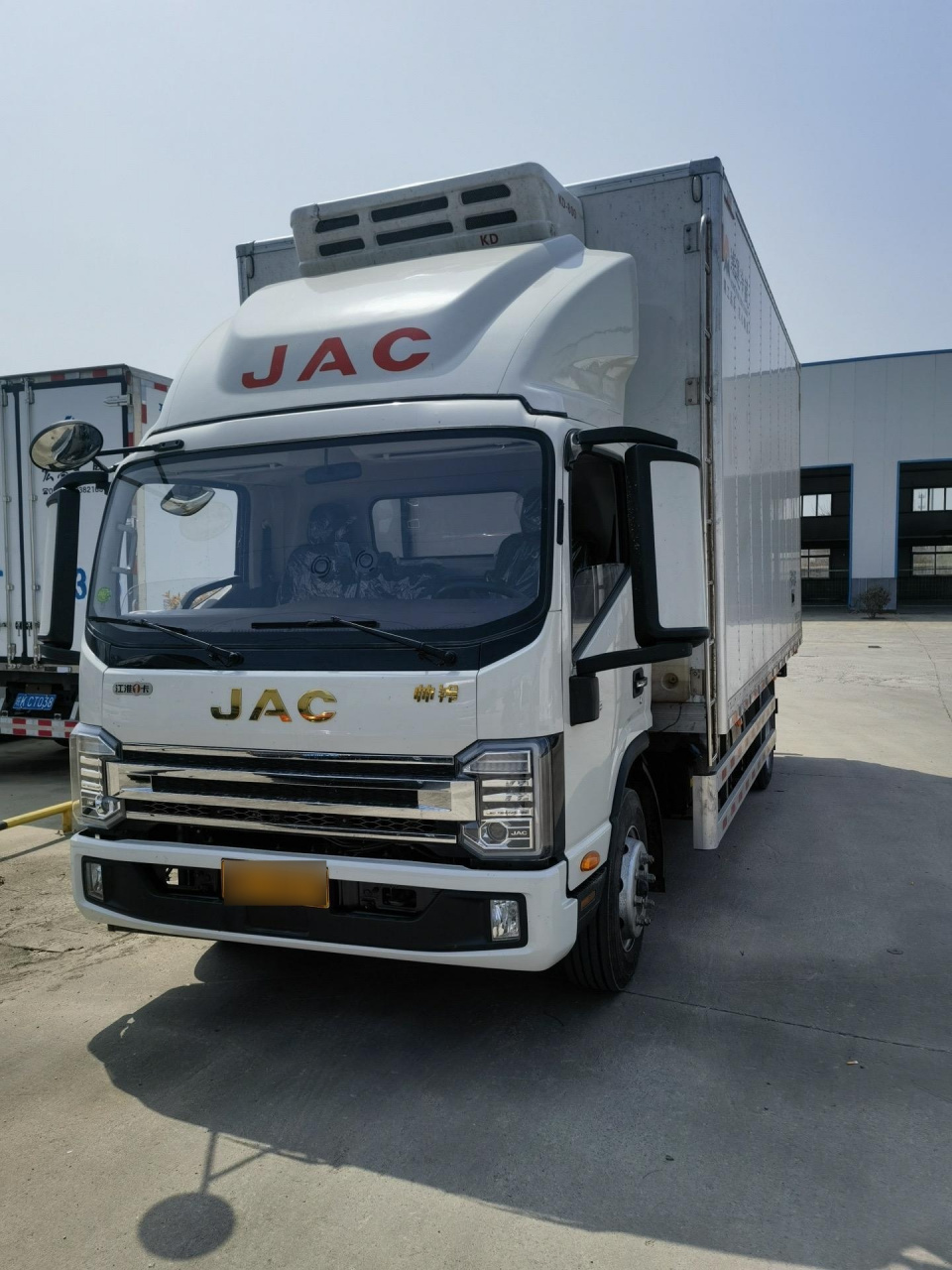 5万公里 23年12月份车  现在亏本大甩卖了 看上的老板联系