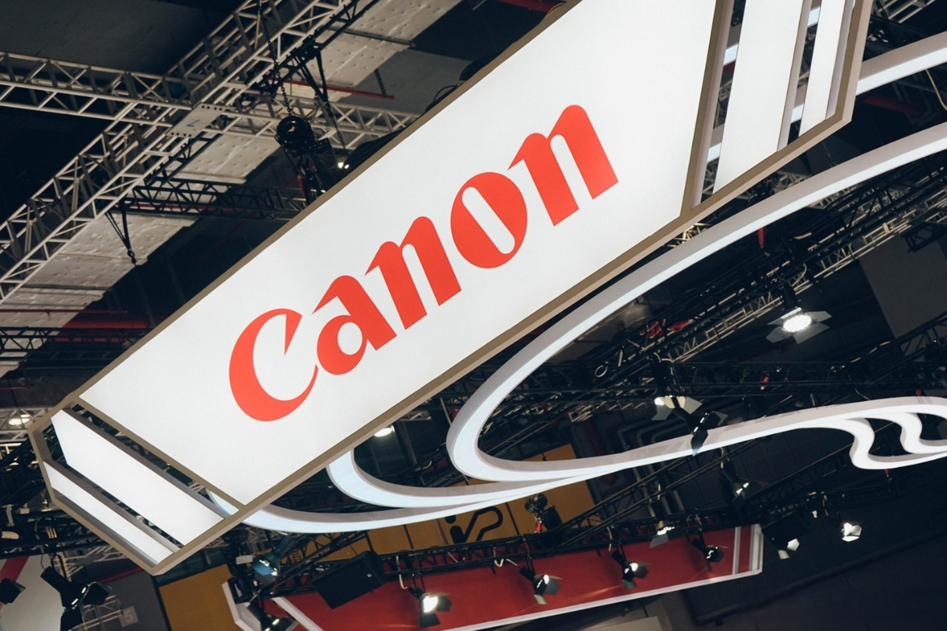 【#佳能称在研究与手机厂商合作# 】佳能中国董事长说玩单反能幸福三