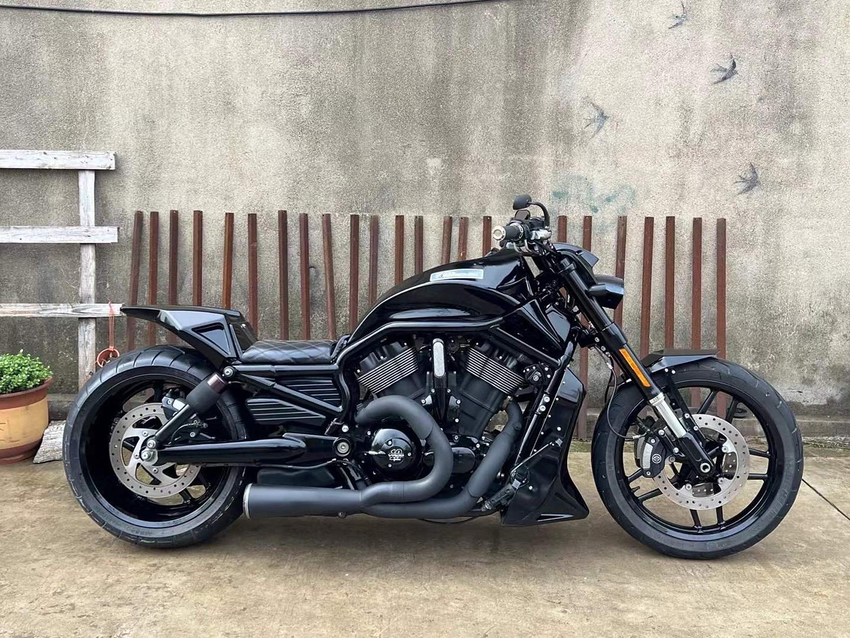 9045800 2013哈雷金刚狼1250 十周年纪念版限量 保时捷合作研发水冷