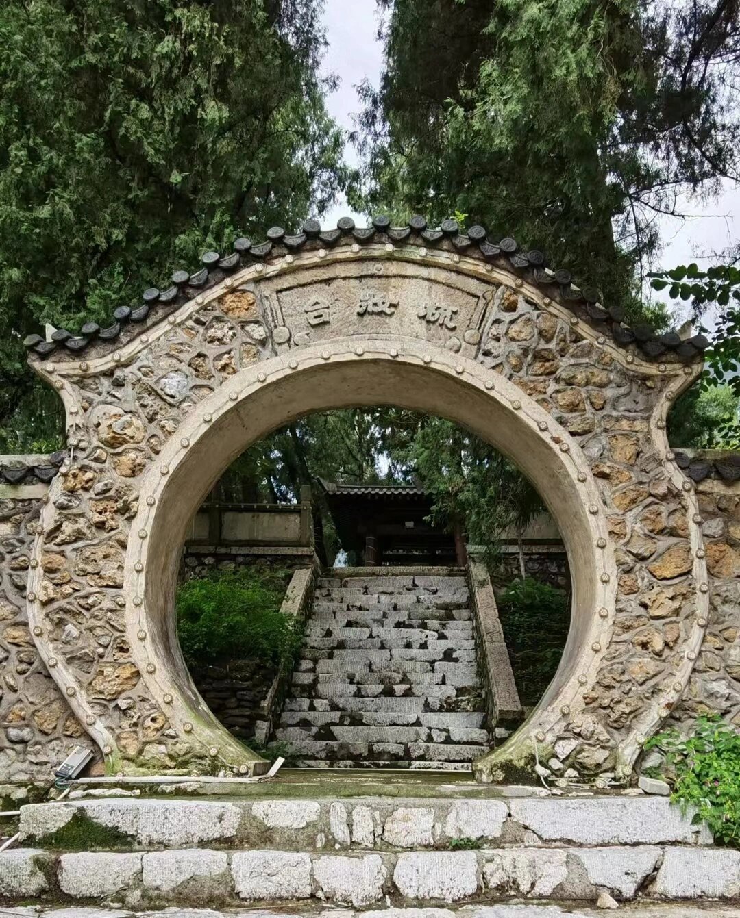 昭君故里 我国古代四大美人之一的王昭君的故乡.