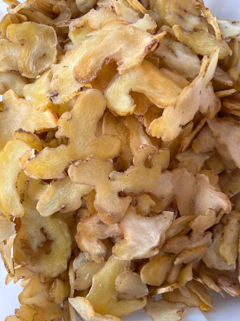 有整个的,切片的,九蒸九晒制黄精,黄精大片中片小片颗粒等,规格齐全