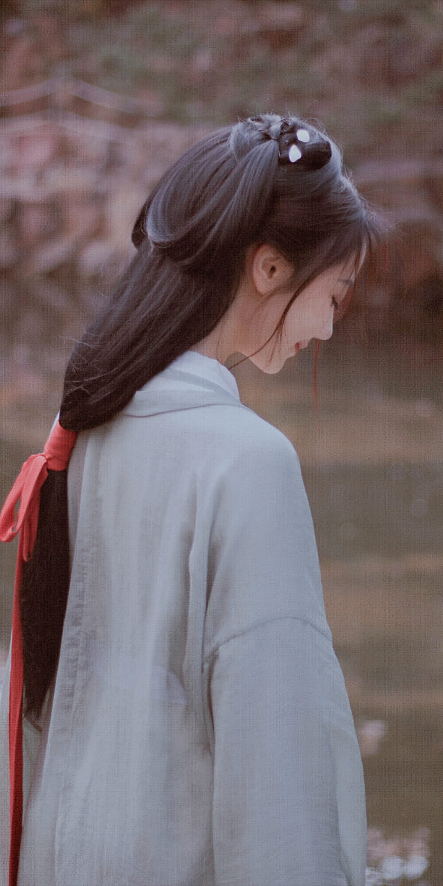 龙政璇青衣古风写真壁纸组图