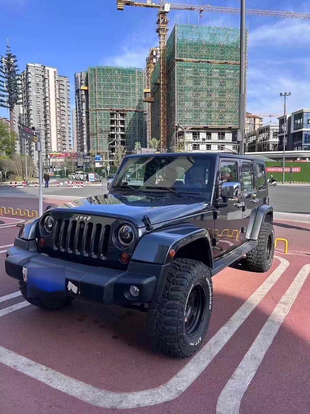 新到准11年上牌吉普牧马人3.8l sahara四门版,裸车45