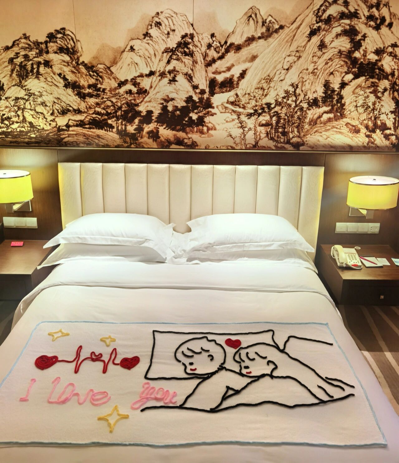 酒店为客人准备的夜床布置