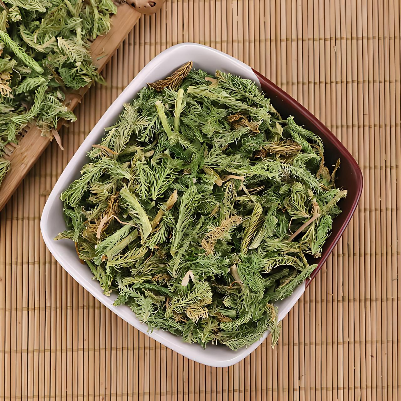 筋骨草的图片 筋骨草是多年生草本植物,根系发达,叶子细长,花朵小巧