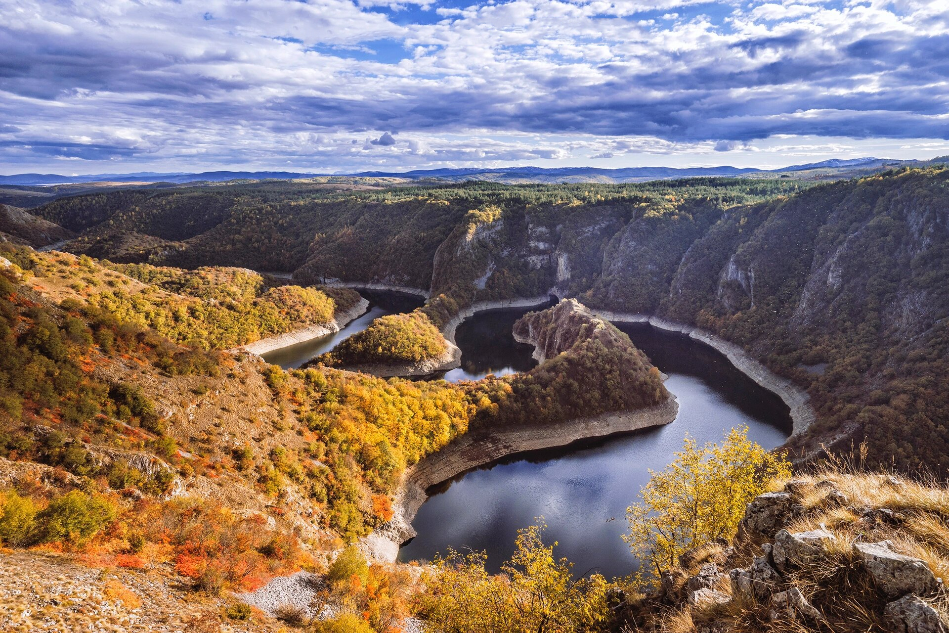 塞尔维亚最美的风景——乌瓦茨峡谷 欧洲第一个真正意义上的免签国