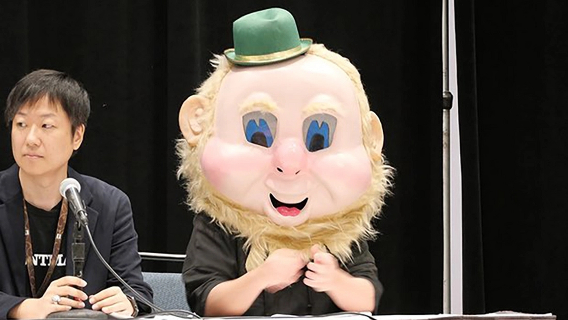 【横尾太郎带爱尔兰妖精头套参加活动】《#尼尔机械纪元#》游戏总监兼