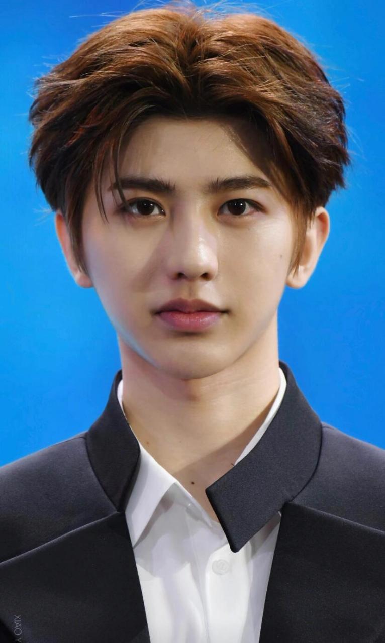 蔡徐坤生图… 这皮肤状态简直不要太好!