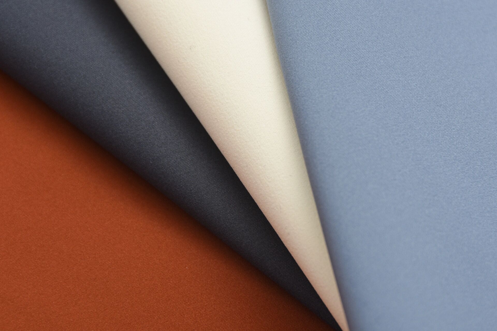 t800面料 t800:具有良好的褶皱恢复能力,加强了实用性,应了当下使用