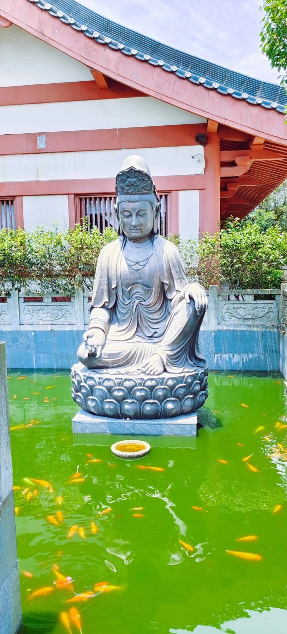 大华兴寺,四面观音 坐落于广东省深圳市盐田区东部华侨城旅游景点内