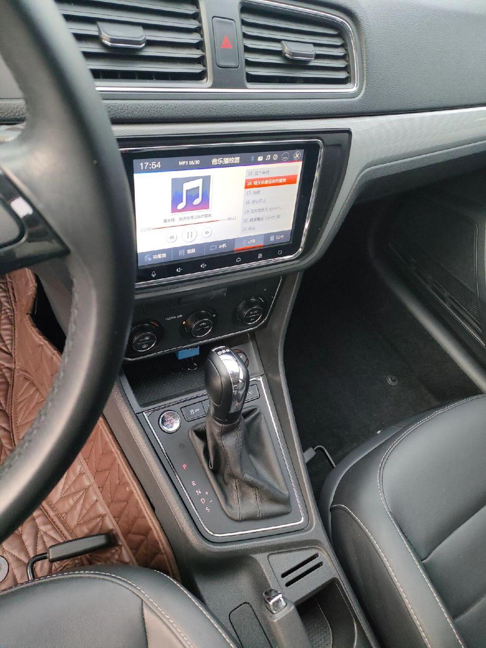 大众朗行旅行款!手自一体一键启动无钥匙进入!百公里5个油1.