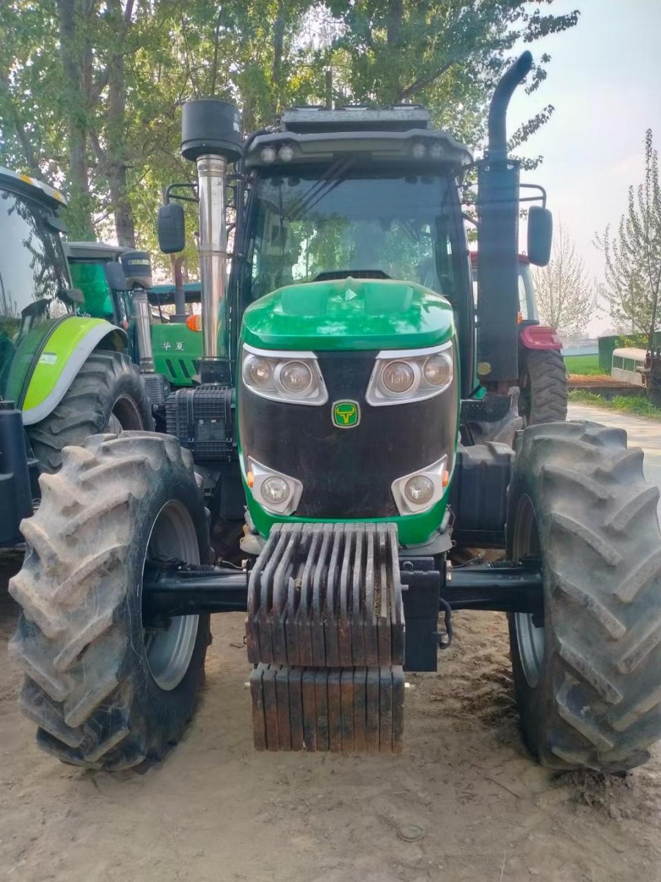 20年的迪尔津拖特拉克2104,车况精品,全车原版,四条真空子午线轮胎.